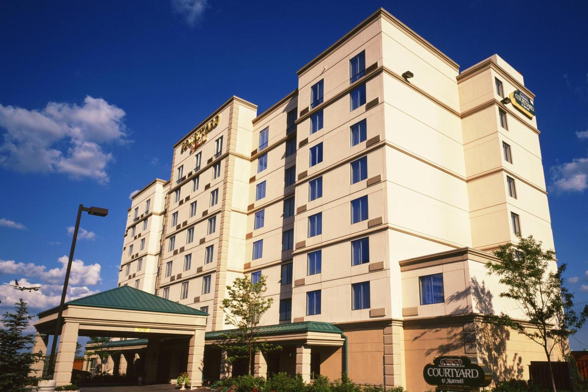 Courtyard By Marriott Toronto Airport Hotel Exterior photo