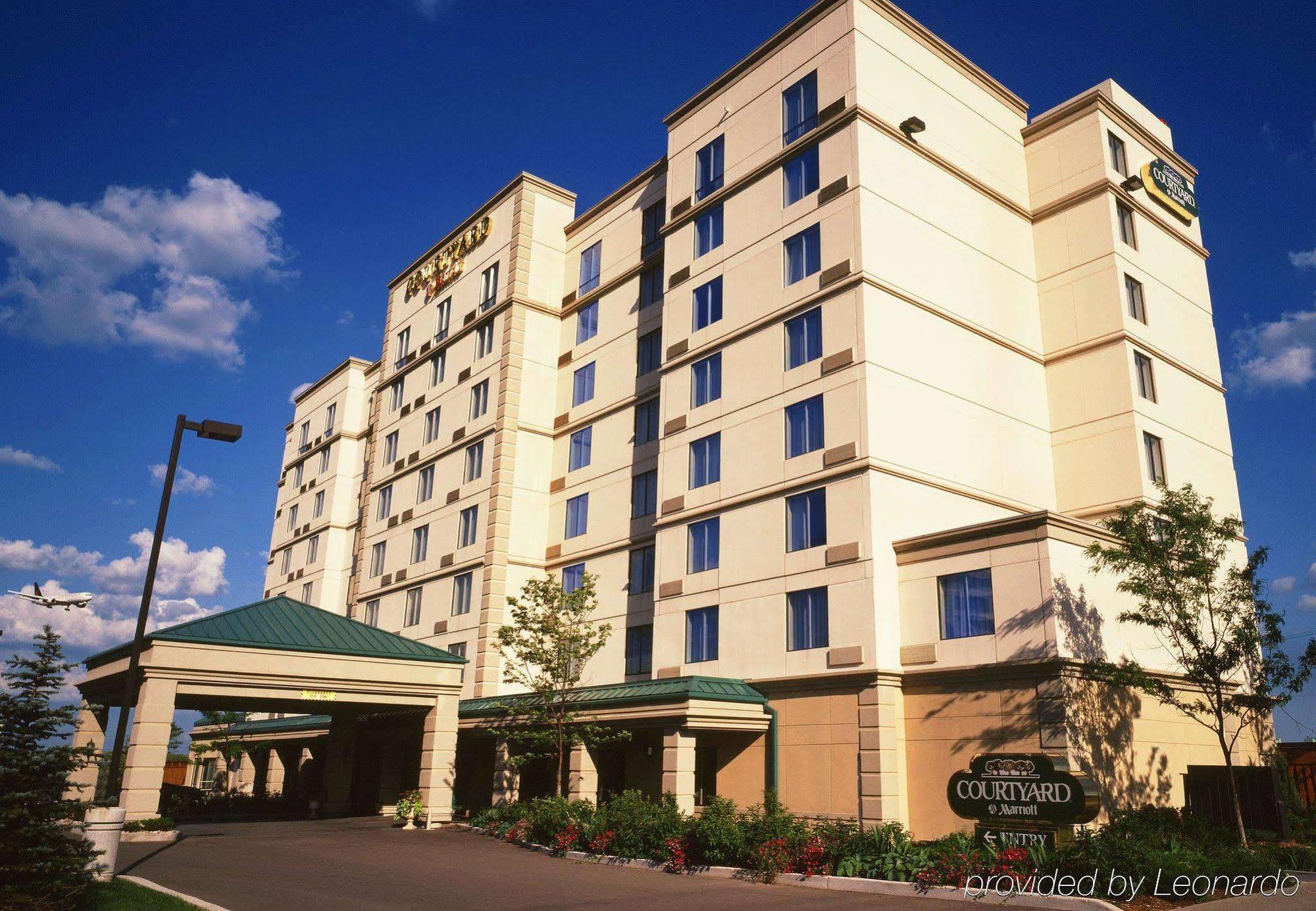 Courtyard By Marriott Toronto Airport Hotel Exterior photo